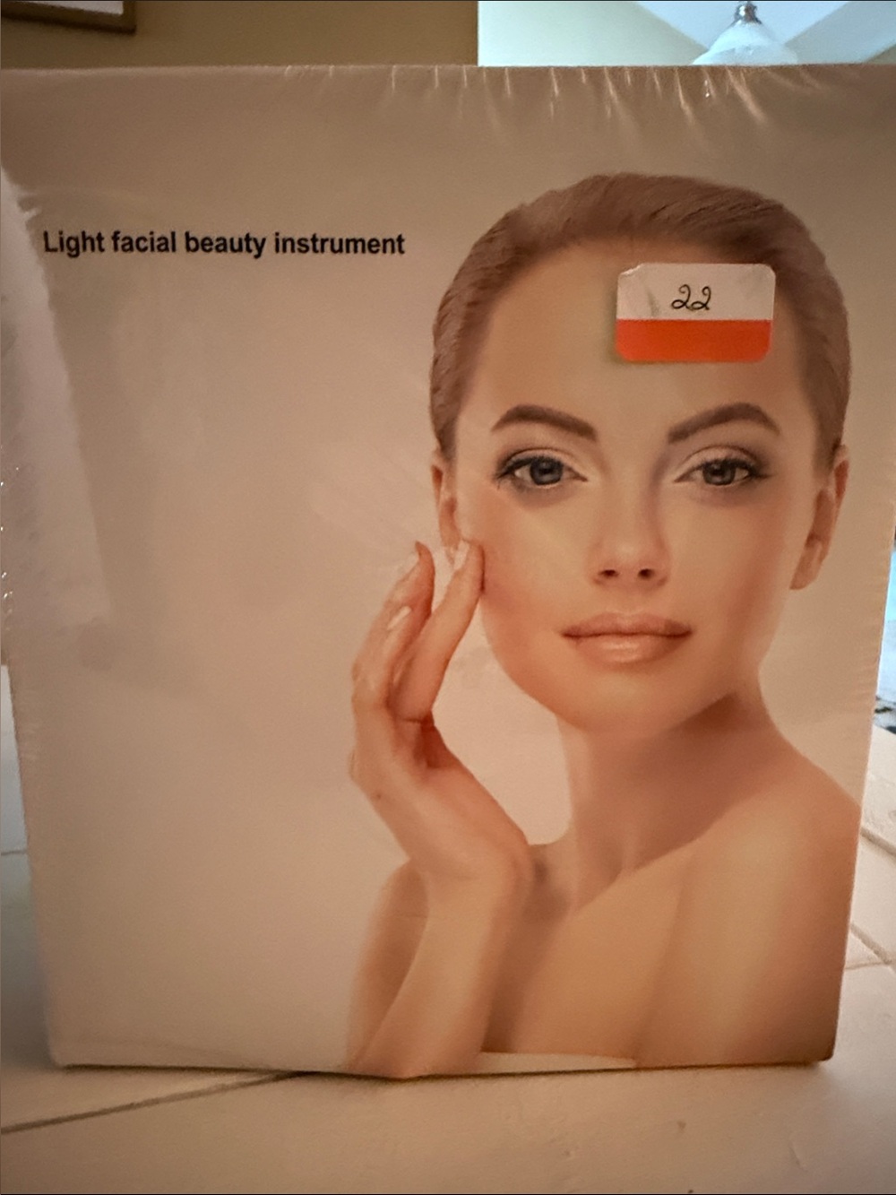 Light Facial Beauty Instrument - Cream/Peach Packaging